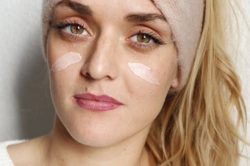 Pourquoi vos 1ères rides vont rendre votre peau plus belle