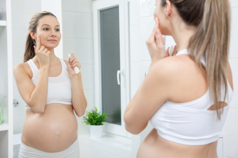 Acné de grossesse : les solutions naturelles sans risque | Pulpe ...