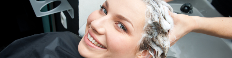 BLOGIMG_SHAMPOING_COIFFEUR se laver les cheveux chez le coiffeur