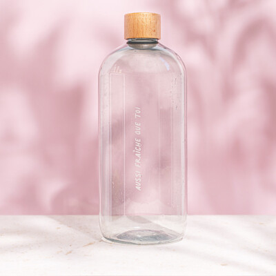 100% recycled plastic water bottle with beech wood stopper